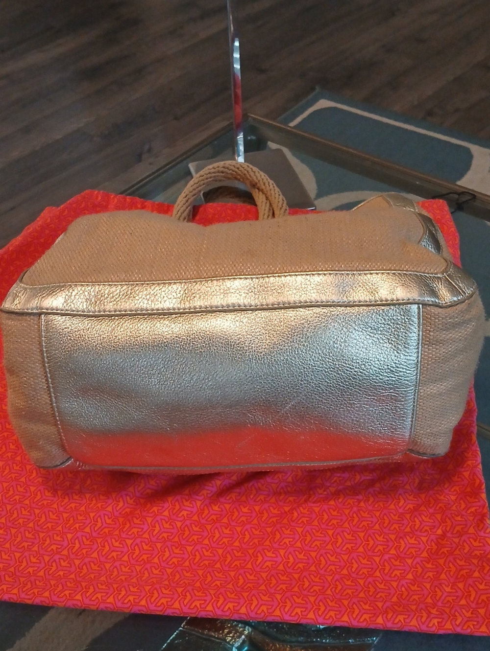 Tory Burch Metallic Beige Tote with Gold Hardware and Matching Wallet - Picture 8 of 17